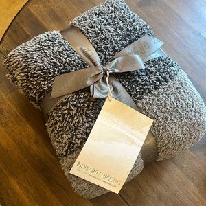 NWT Barefoot Dreams blanket gray with heathered stripe 45”x60”